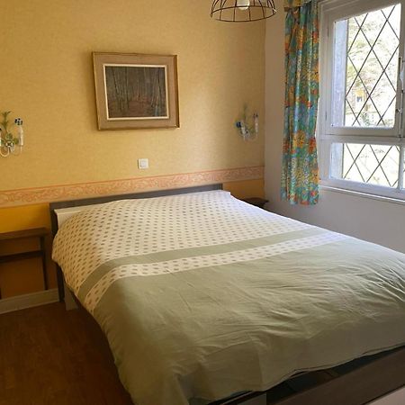 Propriete Bordee D'Etangs, Propice A La Detente Florenville Exterior foto